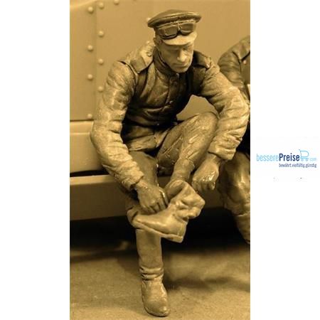 Copper State Models CSM-F35013 - Imperial Russian Automobile crewman wearing boots