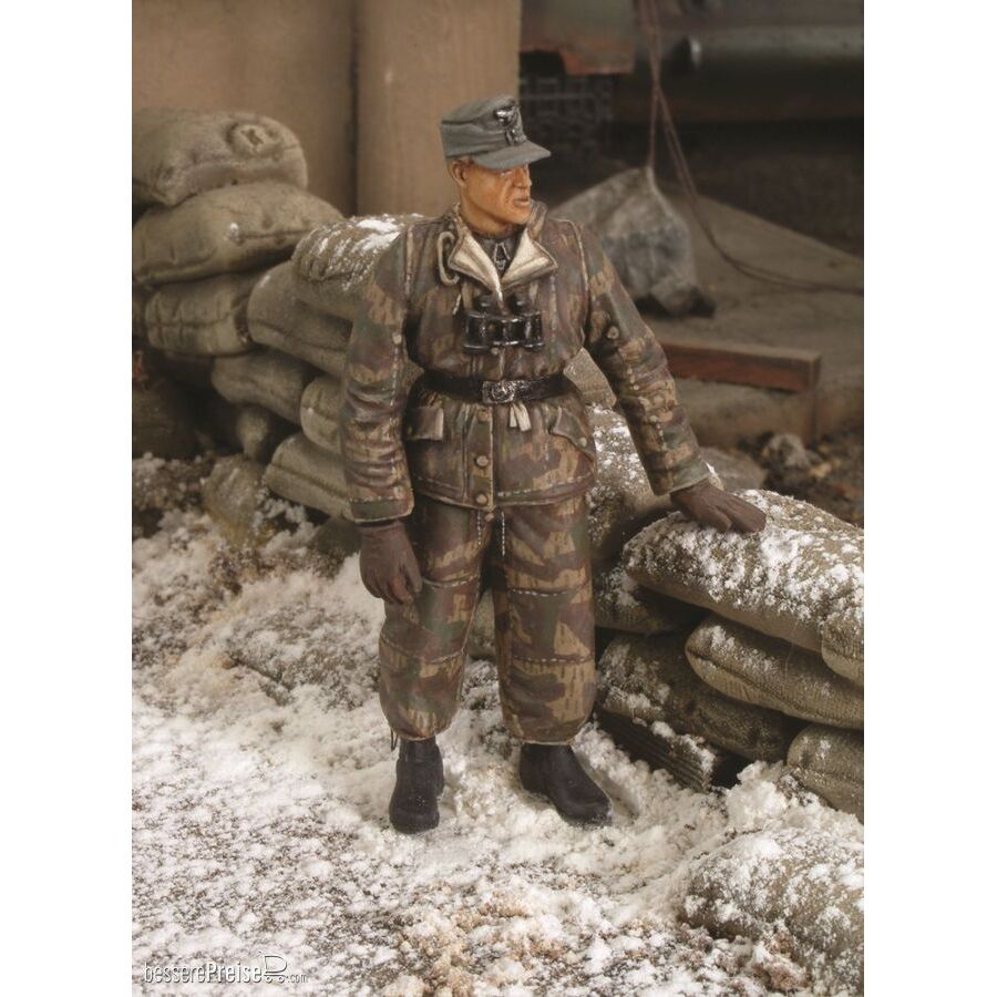 Royal Model RM175 - German tanker in winter dress - WWII