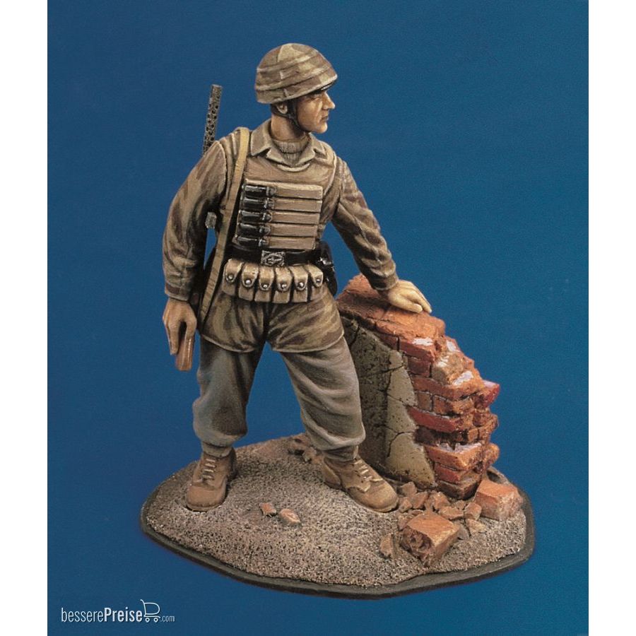 Royal Model RM213 - Italian paratrooper - WWII