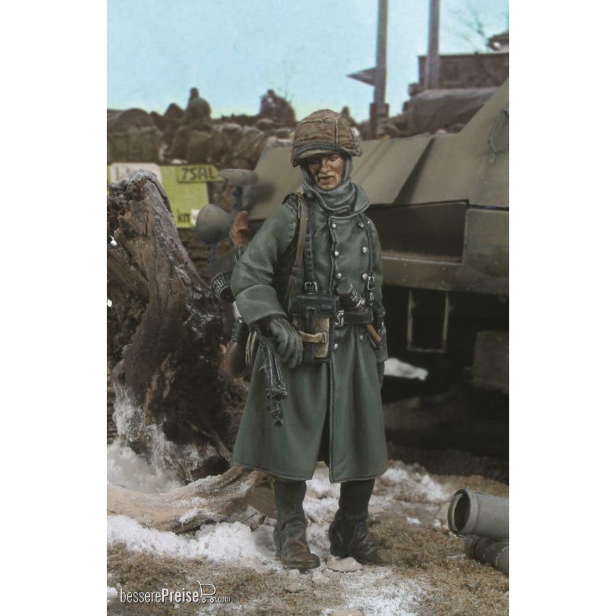 Royal Model RM483 - SS Machine Gunner-WWII