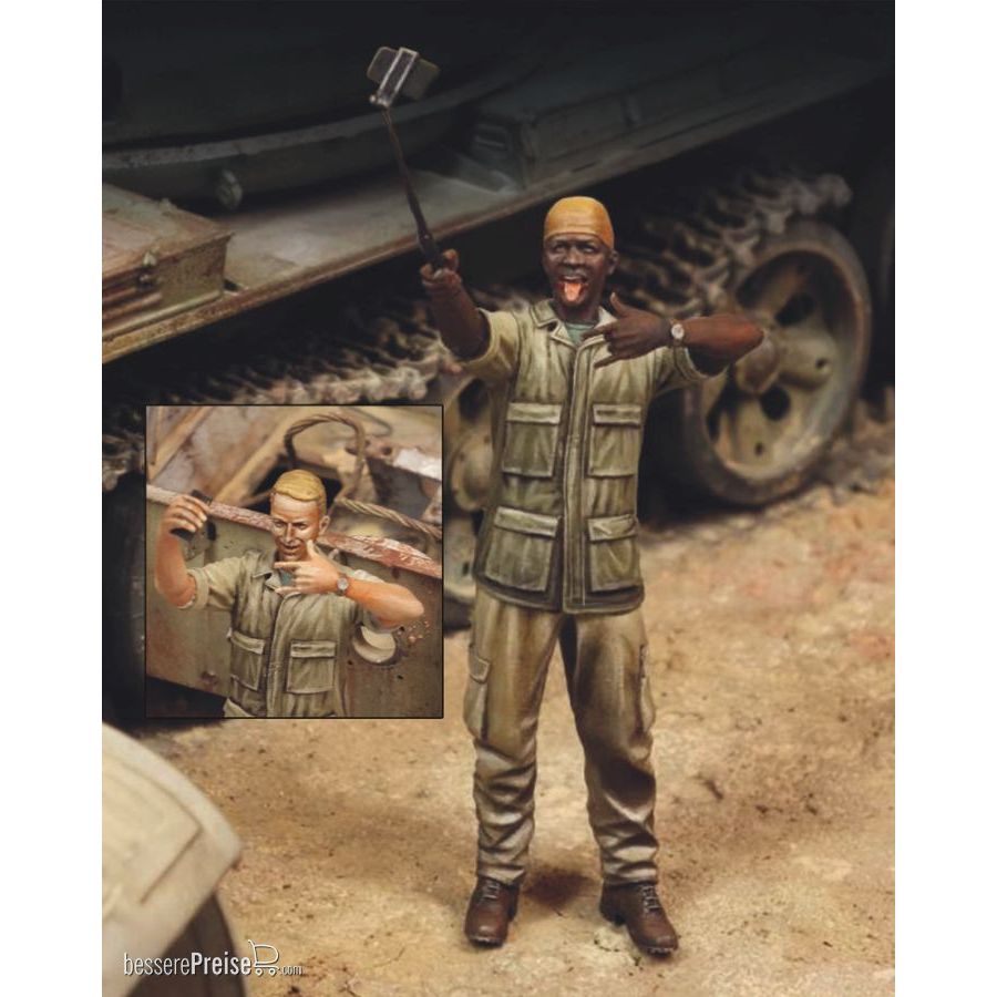 Royal Model RM782 - Selfie soldier