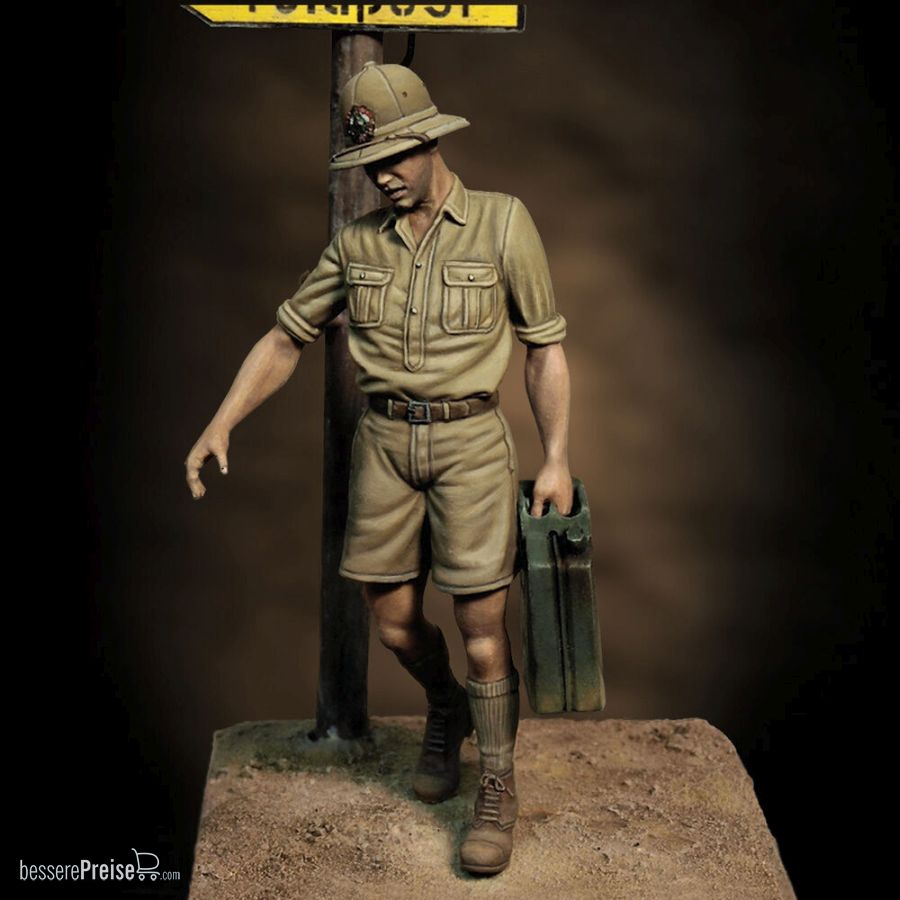 Royal Model RM850 - Italian soldier with jerry can