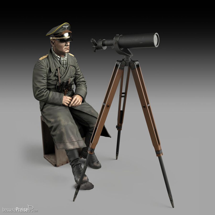 Royal Model RM855 - Erwin Rommel with tripod telescope (75mm)