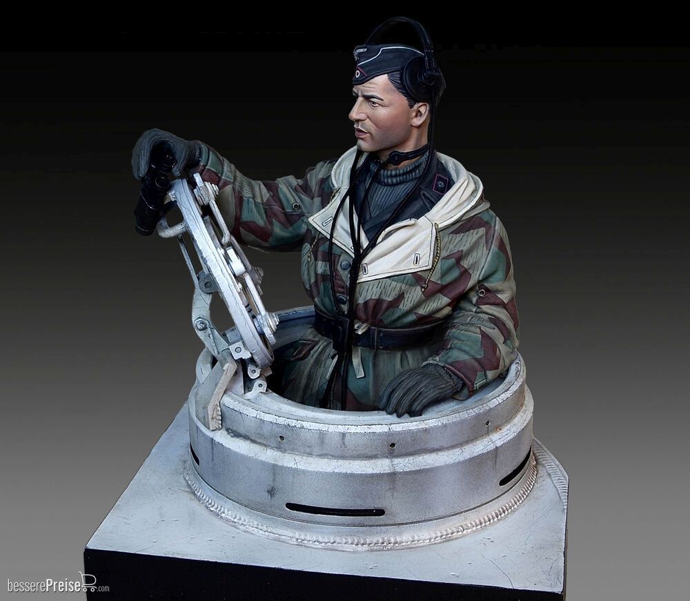 Royal Model RM961 - German tanker in winter dress with Tiger I Early cupola