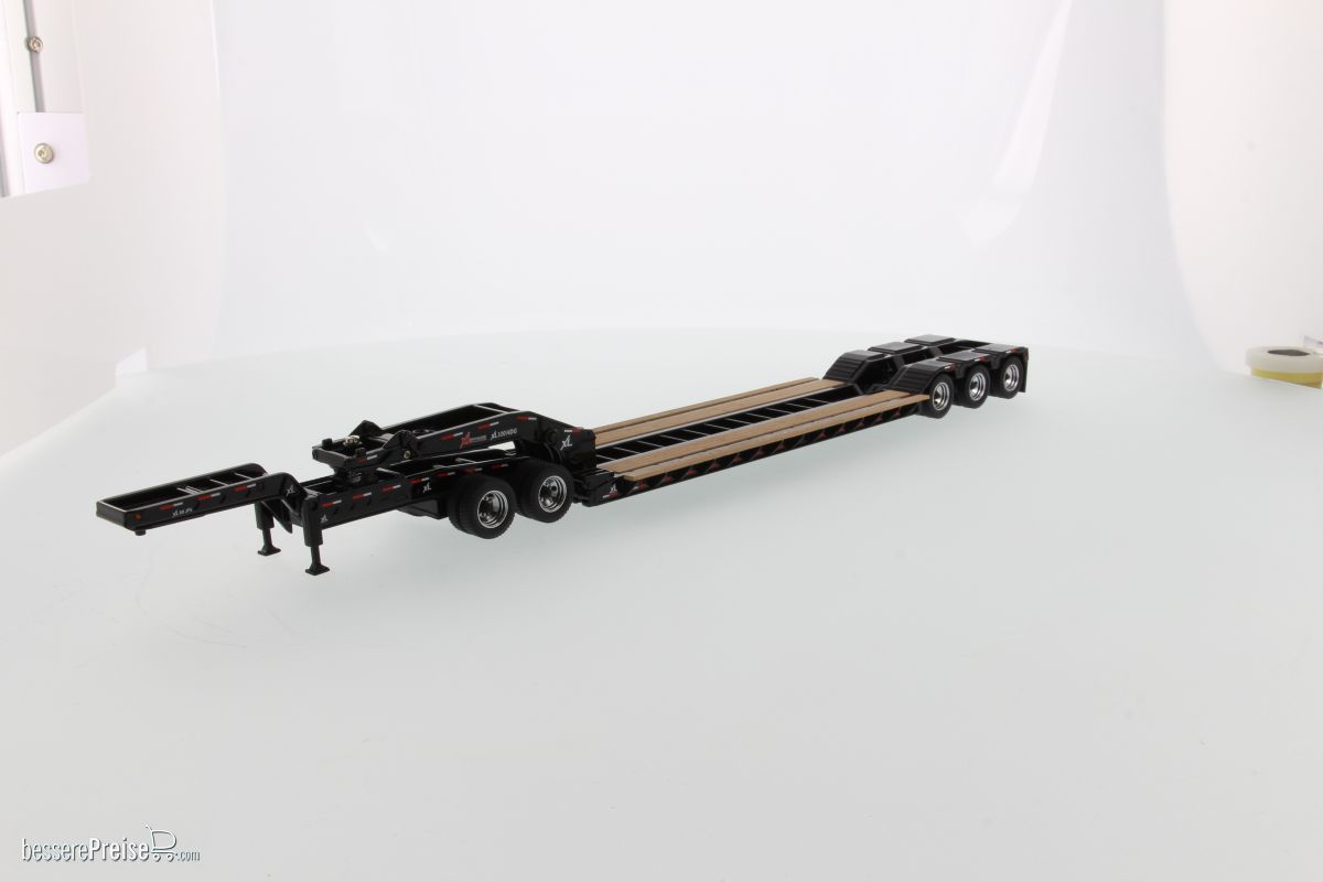 Diecast Masters 91033 - XL120 Low-Profile Trailer Outrigger Style w. 2 boosters and Jeep Auflieger