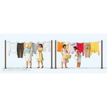 Preiser 10741 - Frauen beim Wäscheaufhängen