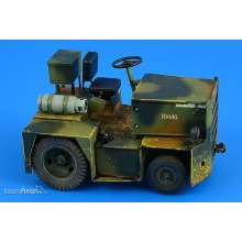 Aerobonus 320.108 - 1:32 United Tractor G40C TOW Tractor (LPG)