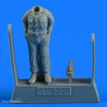 Aerobonus 480.208 - 1:48 USAF WWII Aircraft Mechanic f.Trumpeter