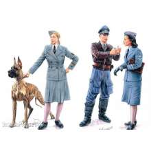 Master Box Ltd. MB3557 - Woman at war: Germany, Luftwaffe Helferi in 1:35