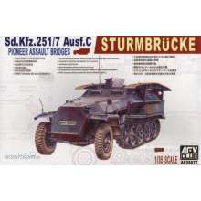 AFV-Club 35077 - 1:35 SDKFZ 251/7 AUSF C PIONNIER