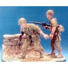 Hobby Fan HF539 - 1:35 101 Airborne 1965-1966- 2 Figures w/Base