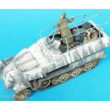 Hobby Fan HF593 - 1:35 Sd.Kfz. 251/3 Ausf.C Command. Veh./2 Fig