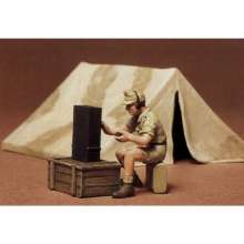 Tamiya 300035074 - 1:35 WWII Diorama-Set Zelt m. Funk (1)