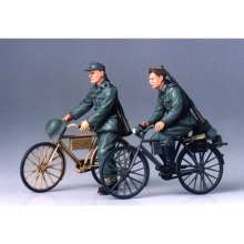 Tamiya 300035240 - 1:35 Diorama-Set Soldaten m.Fahrrad (2)