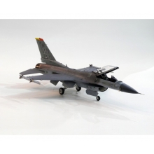 Tamiya 300060786 - 1:72 US F-16CJ Fighting Falcon