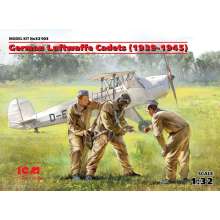 ICM 32103 - 1:32 German Luftwaffe Cadets(1939-1945)(3Figuren