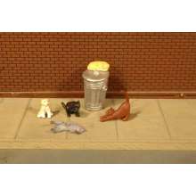 Bachmann 33157 - Cats with Garbage Can - O Scale