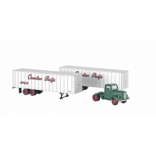 Bachmann 42233 - Canadian Pacific - Green Truck Cab & 2 Piggyback Trailers (HO)