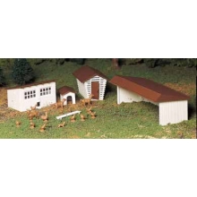 Bachmann 45604 - Farm Outbuildings (three per box)