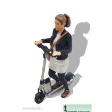 Prehm-Miniaturen 500066 - 500066 - Frau mit E-Roller