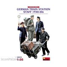 MiniArt 550038010 - 1:35 Fig. Dt. Bahnhofsper. 1930-40s (4)