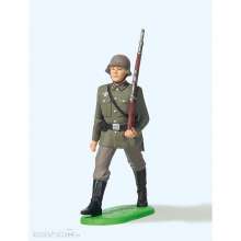 Preiser 56053 - 1:25 Wehrm. Soldat im Marsch