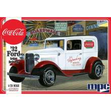 Round2 590902 - 1/25 1932 Ford Sedan Delivery