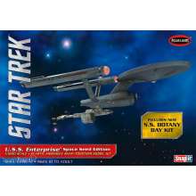 Round2 593908 - 1/1000 Star Trek TOS USS Enterprise Space Seed Edition