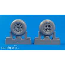 CMK 129-Q32242 - Tempest Mk.II/V/VI-main wheels late type in 1:32