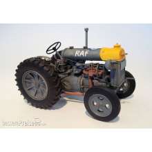 Plus model 448 - Fordson N-big in 1:35