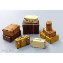 Plus model 489 - Old suitcases in 1:35