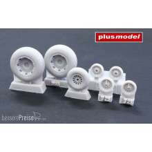 Plus model AL7070 - 1:72 PBY Privateer wheels with diamond tread