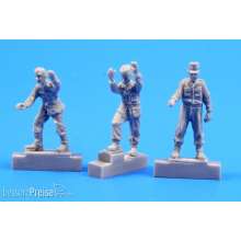 CMK 129-F72282 - German A4/V2 missile launch platform personnel,WW II (3 Figures) in 1:72