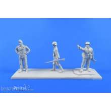 CMK 129-F72307 - German WWII Wehrmacht Soldiers 1944 in 1:72