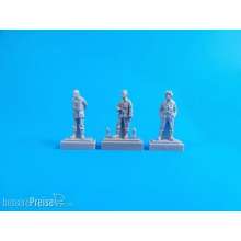 CMK 129-F72326 - Barracuda Crew Members-Standing (3 fig.) in 1:72