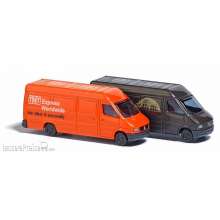 Busch 8338 - Zwei Mercedes Sprinter »UPS« und »TNT«