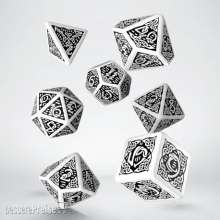 Q-Workshop QWSSCER02 - Celtic 3D Revised White & black Dice Set (7)